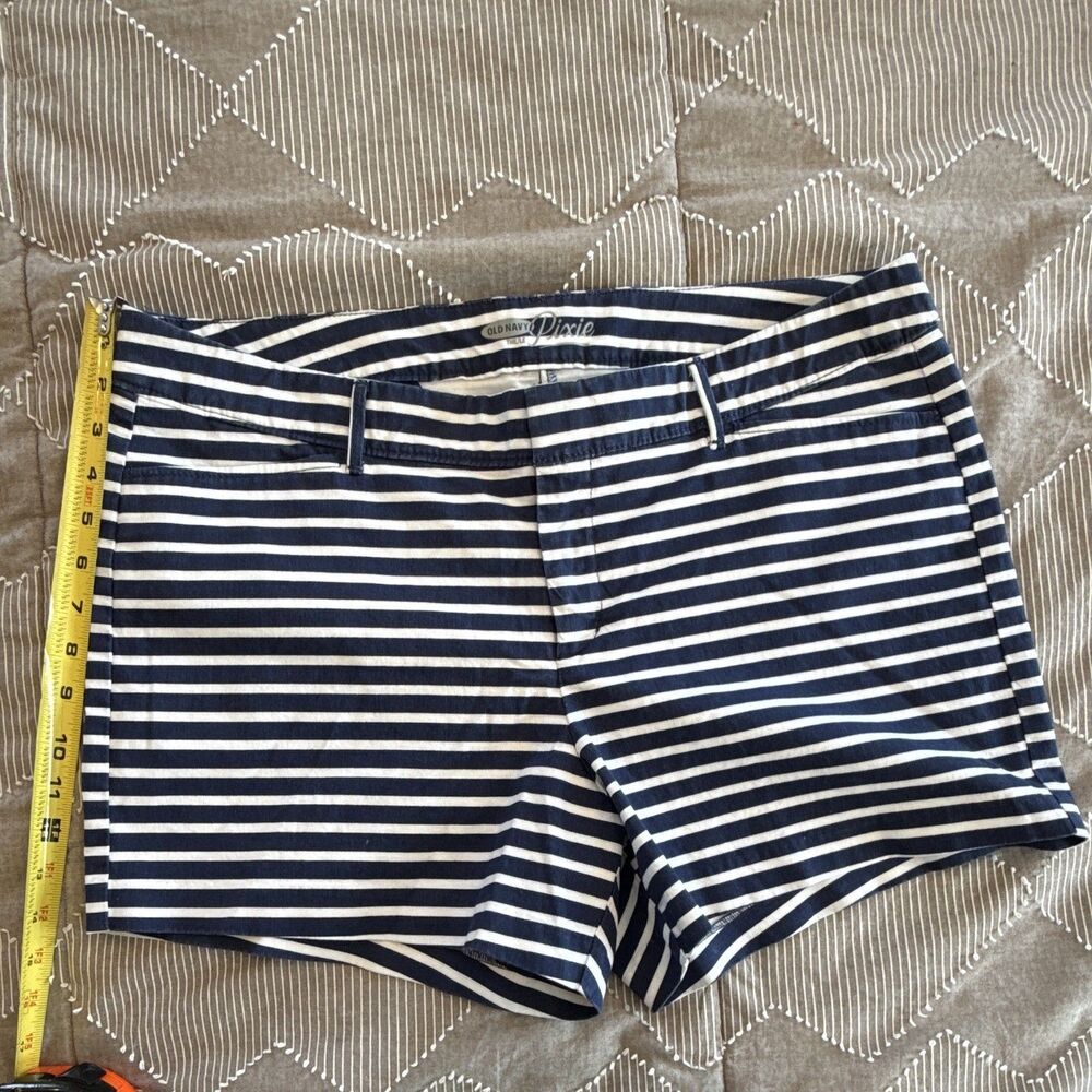 Old Navy Pixie Chino Shorts Womens 14 Regular Navy White Striped Mid Rise